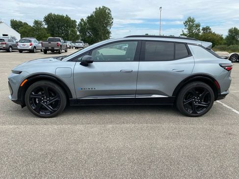 Used 2024 Chevrolet Equinox EV RS FWD image 7