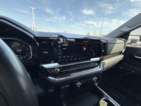 Used 2022 GMC Sierra 1500 Elevation w/ Elevation Premium Package image 19