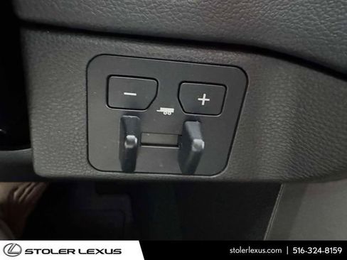 Used 2023 Toyota Sequoia Limited image 42