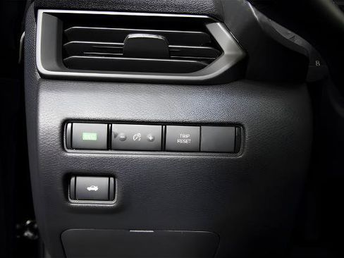 Certified 2025 Nissan Sentra S image 30