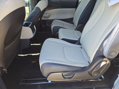 New 2026 Kia Carnival SX Prestige FWD image 17