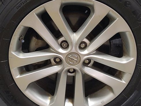 Used 2015 Nissan Juke S FWD image 31
