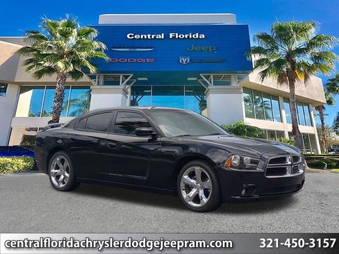 Used 2014 Dodge Charger SXT RWD image 1