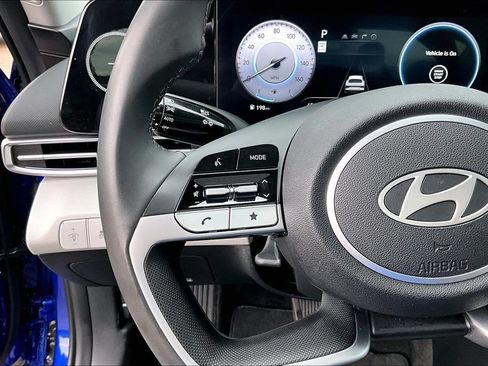 Used 2025 Hyundai Elantra Limited FWD image 15