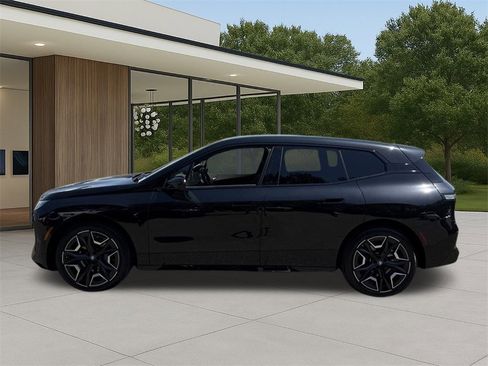 Used 2025 BMW iX xDrive50 image 9