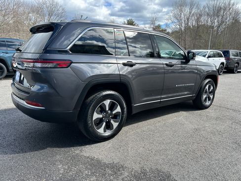 Used 2023 Jeep Grand Cherokee 4WD 4xe image 5