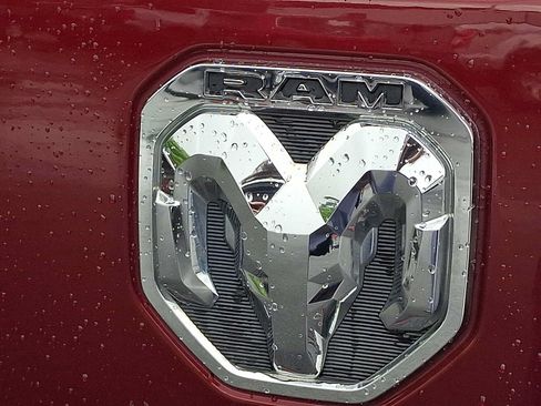Used 2019 RAM 1500 Laramie AWD/4WD image 29