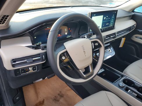 New 2026 Lincoln Corsair Premiere image 12