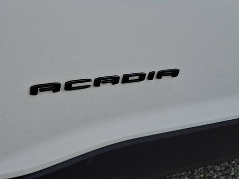 Used 2023 GMC Acadia SLT w/ Elevation Edition AWD/4WD image 7