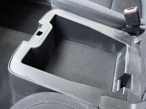 Used 2022 Chevrolet Silverado 1500 LT image 8