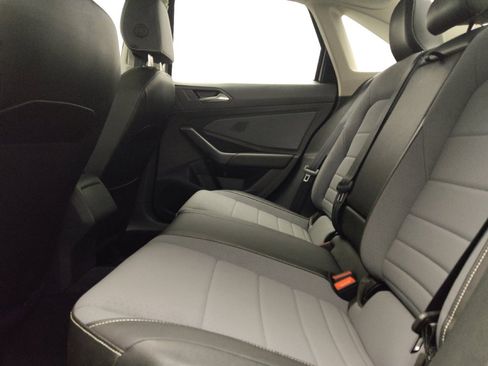 Used 2025 Volkswagen Jetta SE FWD image 18