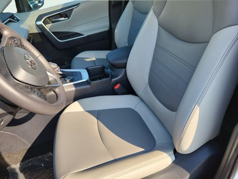 Used 2025 Toyota RAV4 XLE Premium w/ Weather Package AWD/4WD image 21