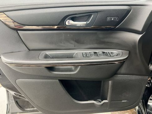 Used 2016 GMC Acadia Denali AWD/4WD image 22