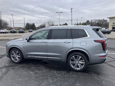 Certified 2025 Cadillac XT6 Premium Luxury w/ Platinum Package image 8