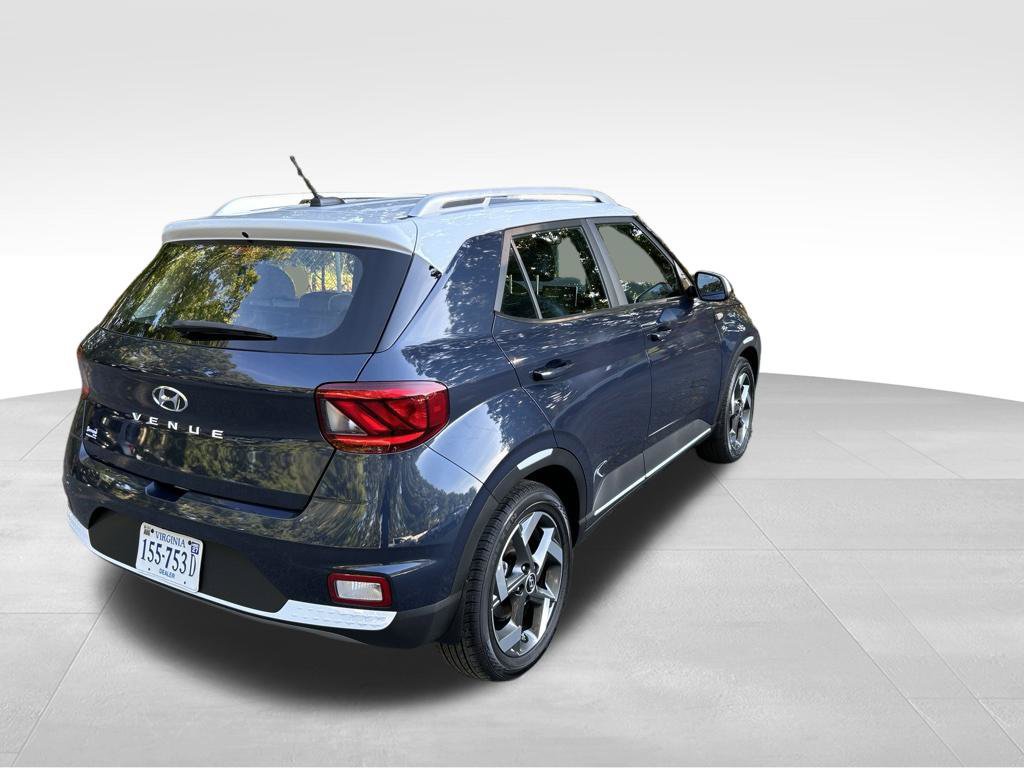 Used 2026 Hyundai Venue SEL FWD image 5