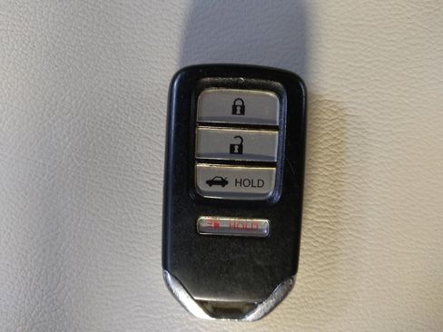 Used 2018 Honda Accord LX image 32