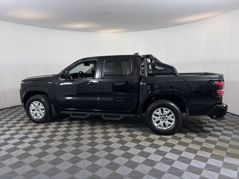 Used 2023 Nissan Frontier SV w/ SV Convenience Package AWD/4WD image 8