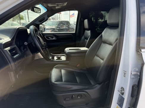 Used 2021 Chevrolet Suburban LT RWD image 16