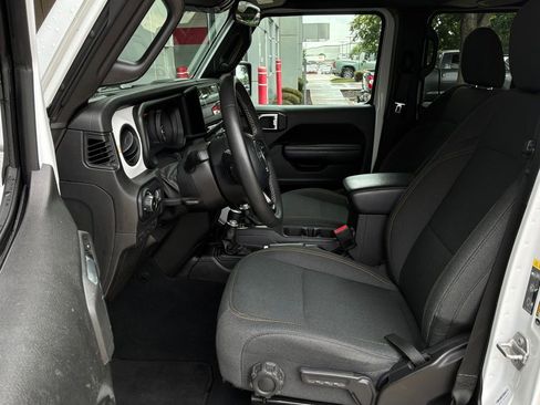 Used 2025 Jeep Wrangler Unlimited Sport AWD/4WD image 10