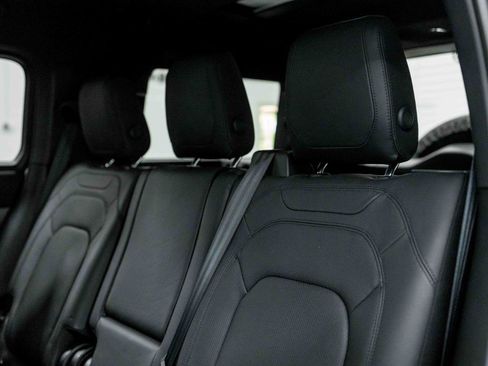 Used 2023 Land Rover Defender 130 SE image 70