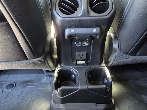 Certified 2023 Jeep Gladiator Overland image 15