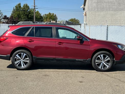 Used 2019 Subaru Outback 2.5i Limited AWD/4WD image 6