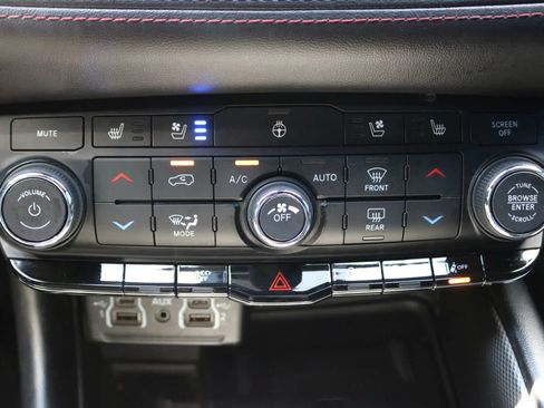 Used 2021 Dodge Durango R/T w/ Technology Group AWD/4WD image 18