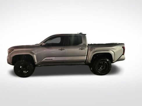 Used 2024 Toyota Tacoma SR5 image 5
