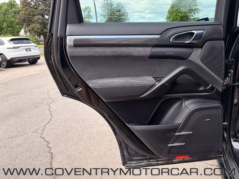Used 2017 Porsche Cayenne GTS AWD/4WD image 39