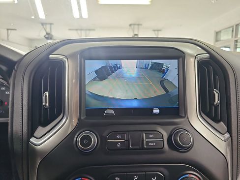 Used 2022 Chevrolet Silverado 1500 LT AWD/4WD image 27