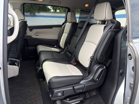 Certified 2026 Honda Odyssey Elite image 18