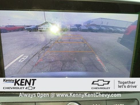 Used 2022 Chevrolet Blazer LT image 2