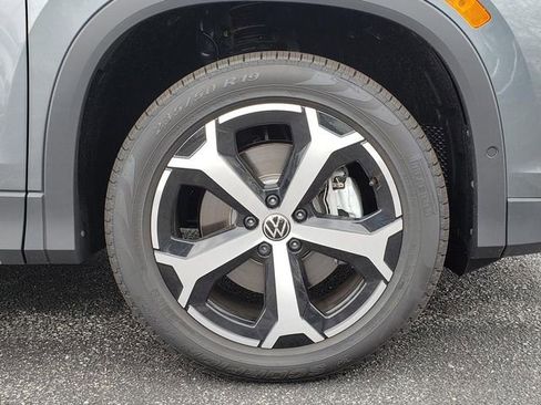 New 2026 Volkswagen Tiguan SE AWD/4WD image 12