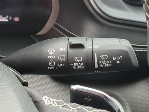 Certified 2024 Jeep Grand Cherokee Altitude image 32