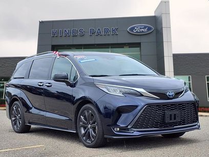 Used 2022 Toyota Sienna XSE w/ XSE Plus Package