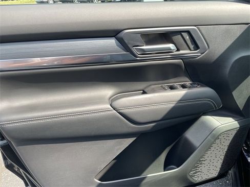 Used 2025 GMC Terrain Elevation image 10