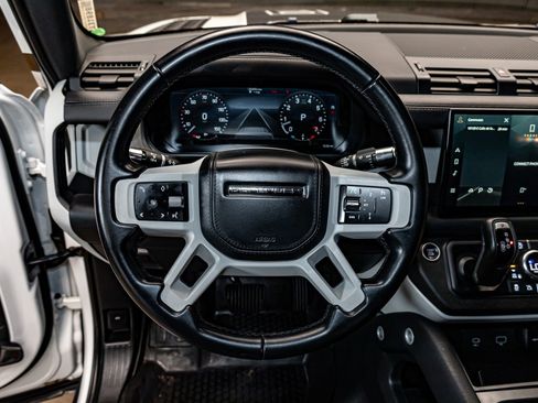 Used 2022 Land Rover Defender 110 X-Dynamic HSE image 16