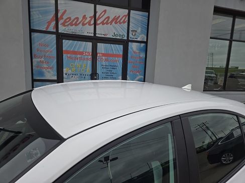 Used 2025 Toyota Camry SE FWD image 18