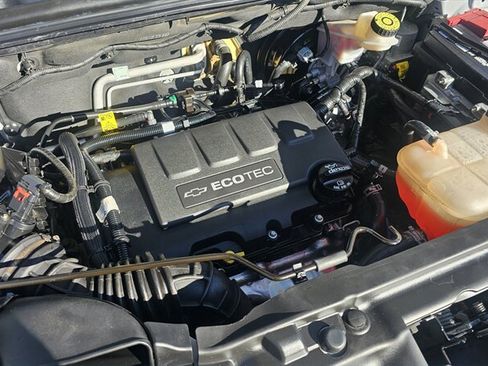 Used 2017 Chevrolet Trax LT w/ LT Convenience Package image 10