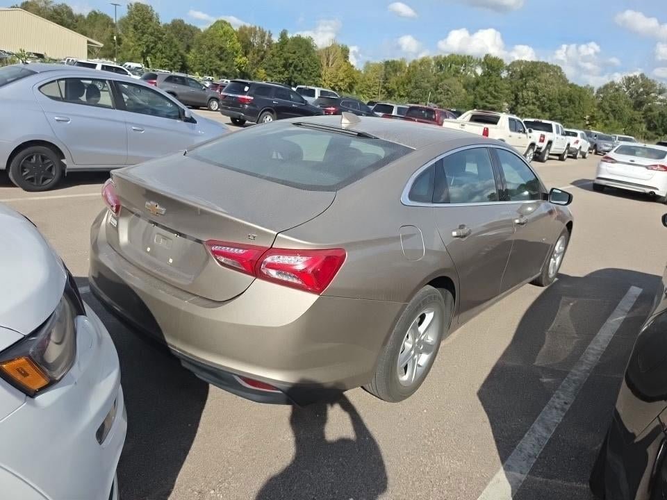 Used 2022 Chevrolet Malibu LT FWD image 4