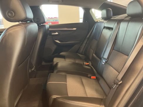Used 2016 Chevrolet Impala LT image 23