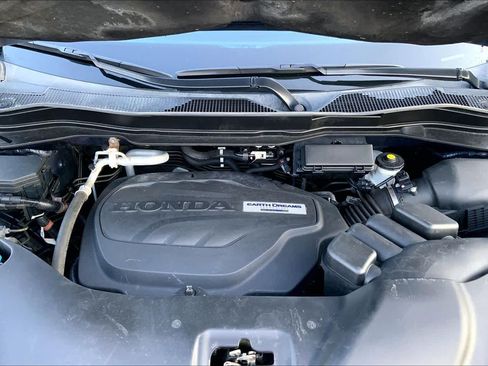 Used 2018 Honda Pilot Touring image 30