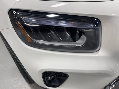 Used 2026 Mercedes-Benz GLB 250 4MATIC image 10