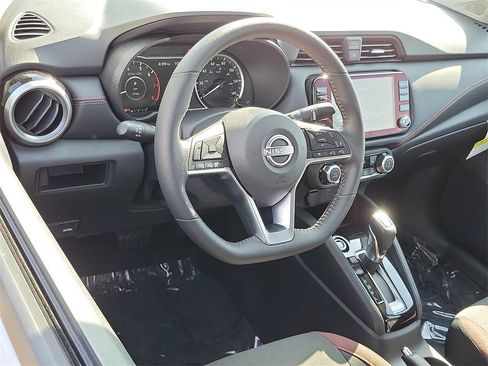New 2025 Nissan Versa SR w/ Trunk Package image 4