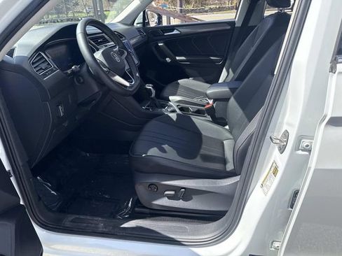Used 2023 Volkswagen Tiguan SE AWD/4WD image 20