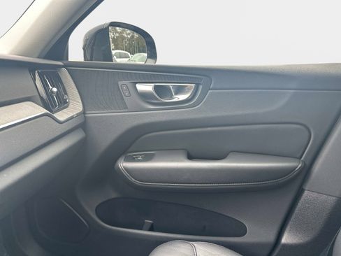 Certified 2025 Volvo XC60 B5 Plus image 20