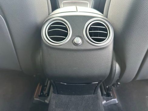 Used 2022 Mercedes-Benz GLC 300 4MATIC image 24