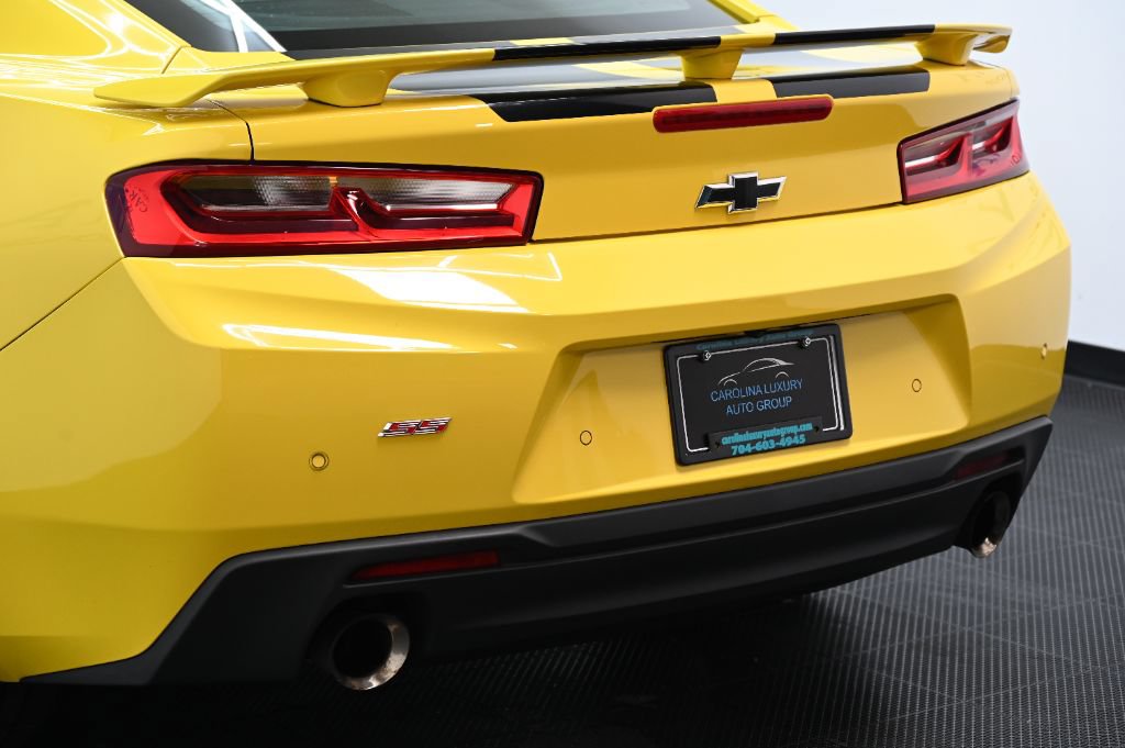 Used 2018 Chevrolet Camaro SS RWD image 13