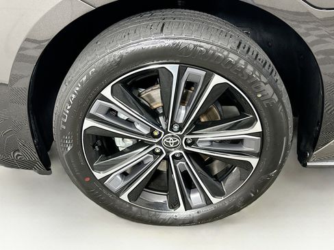 Used 2023 Toyota bZ4X Limited image 11