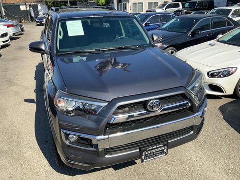 Used 2018 Toyota 4Runner Limited AWD/4WD image 15